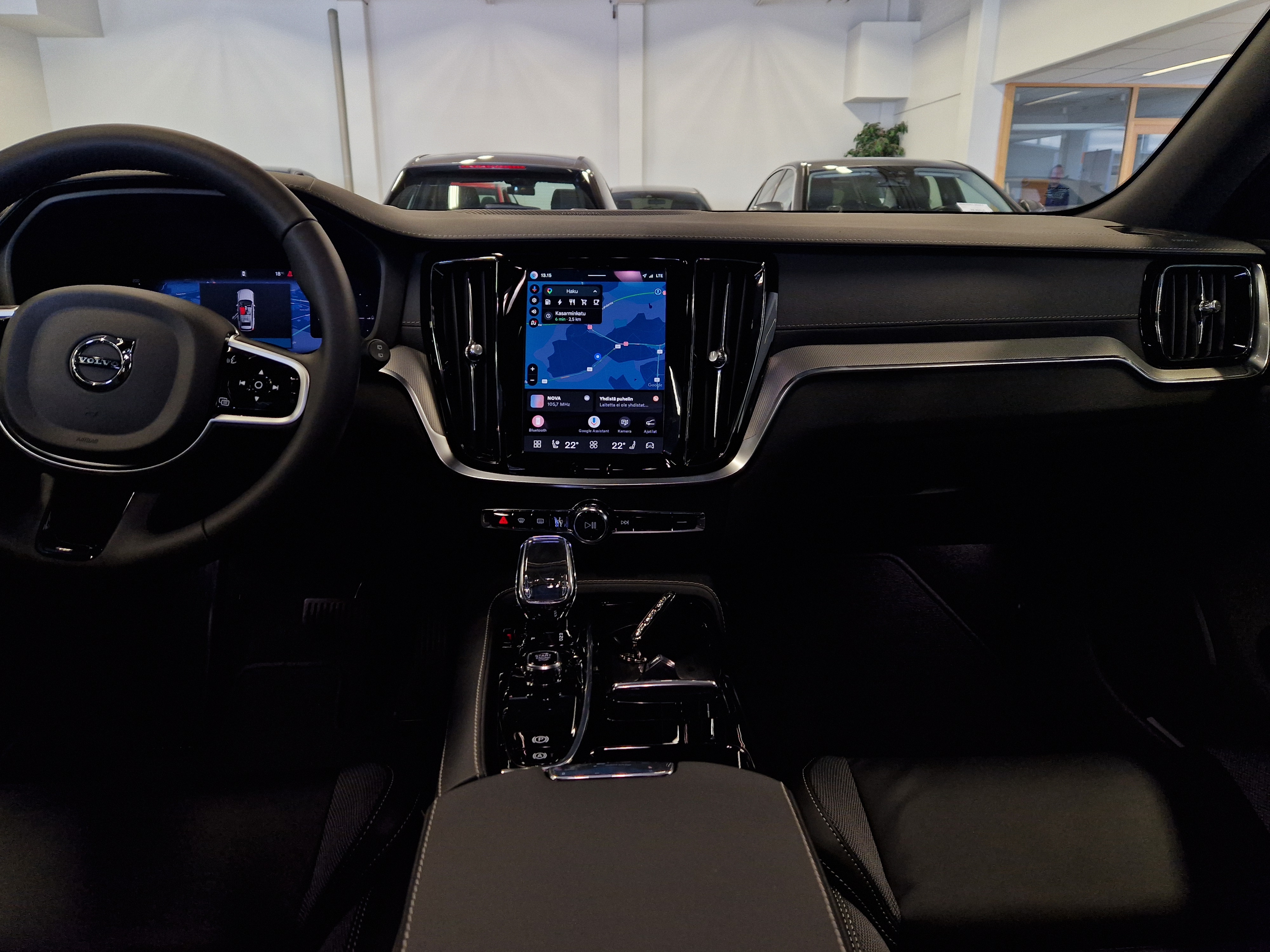 Volvo V60 T8 AWD LONG RANGE HIGH PERFORMANCE ULTRA DARK.