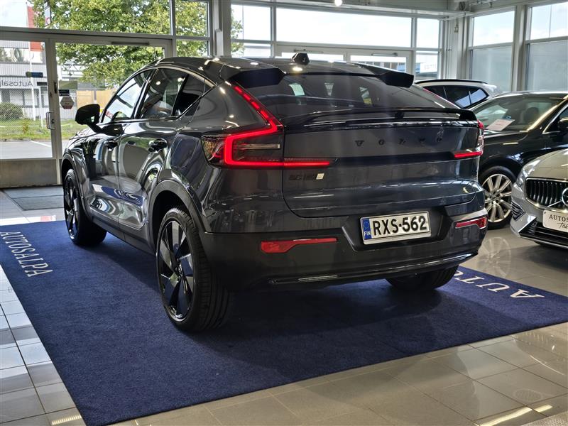 Volvo EC40 TWIN PERFORMANCE ULTRA BLACK EDITION.