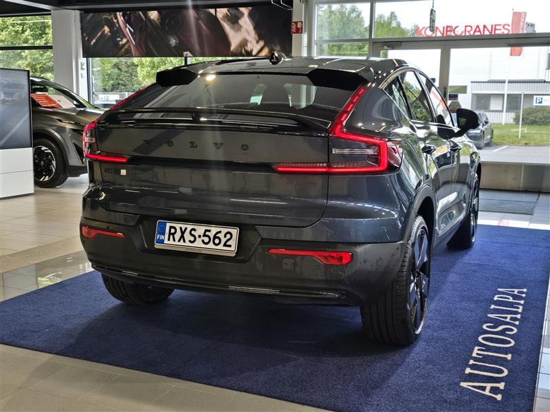 Volvo EC40 TWIN PERFORMANCE ULTRA BLACK EDITION.
