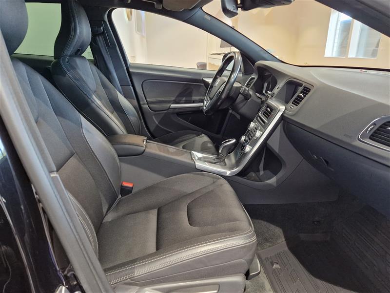 Volvo V60 T5 Bi-Fuel Momentum aut. 2018, kuva 6/22