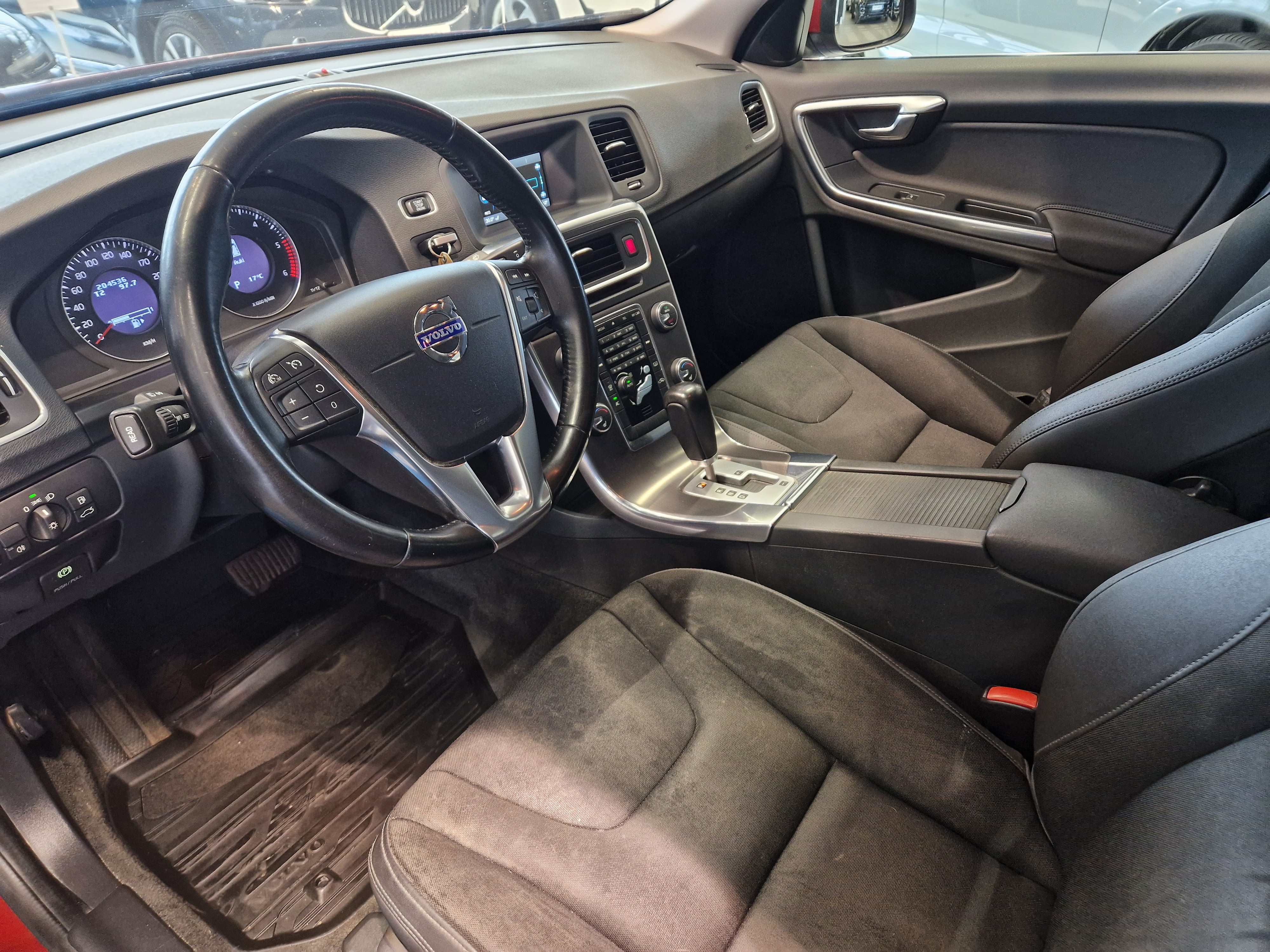Volvo V60 D3 MOMENTUM BUSINESS AUT