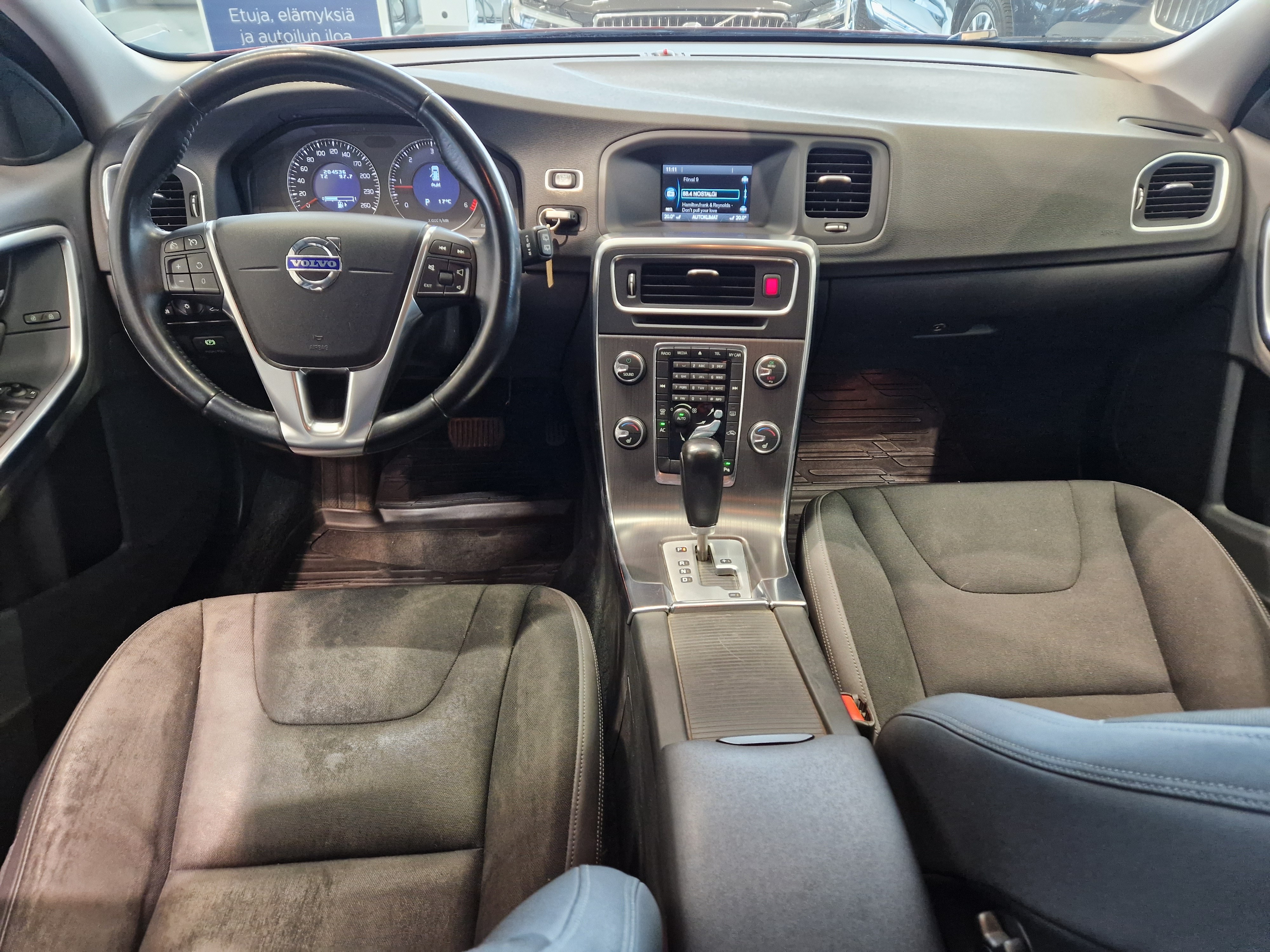 Volvo V60 D3 MOMENTUM BUSINESS AUT