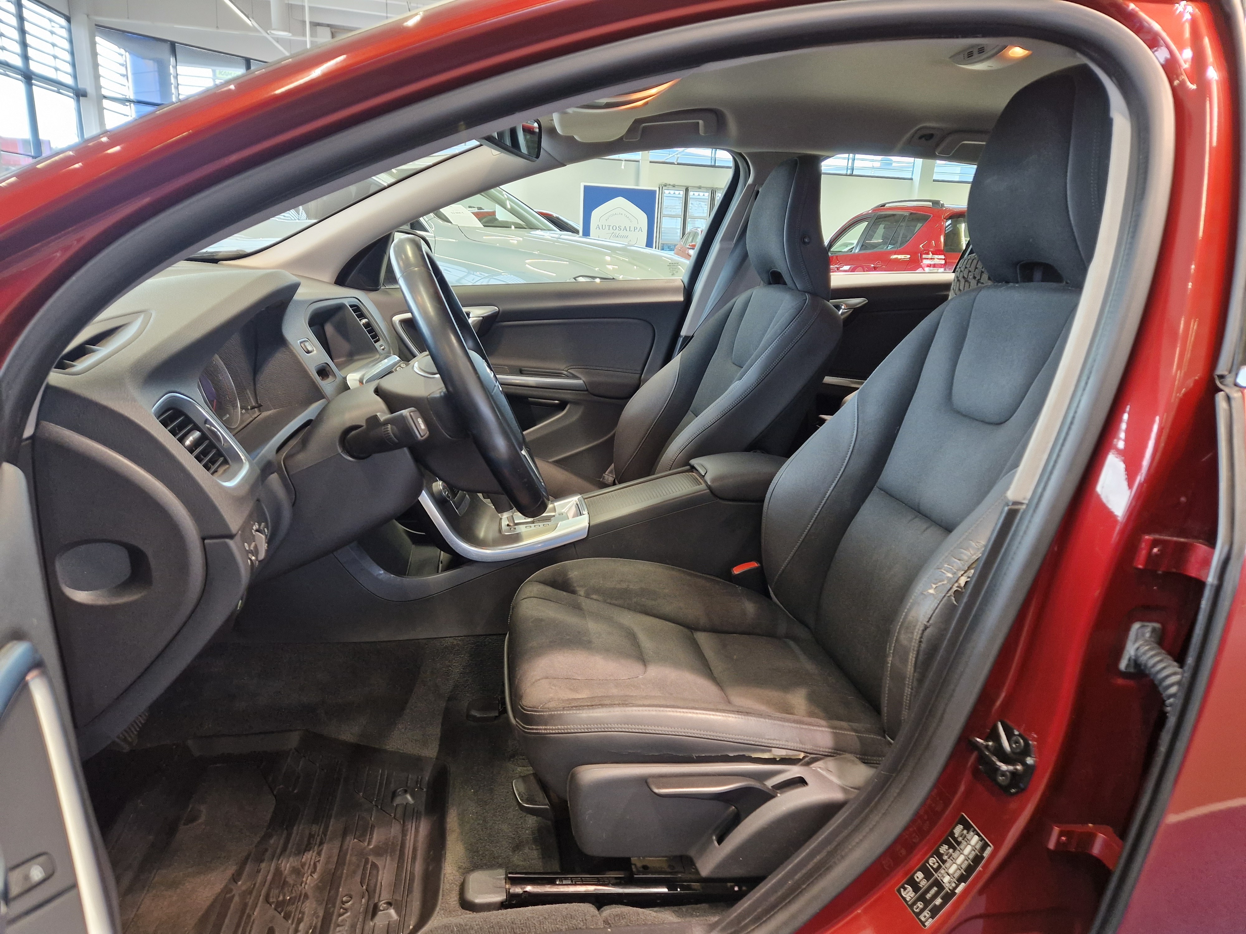 Volvo V60 D3 MOMENTUM BUSINESS AUT