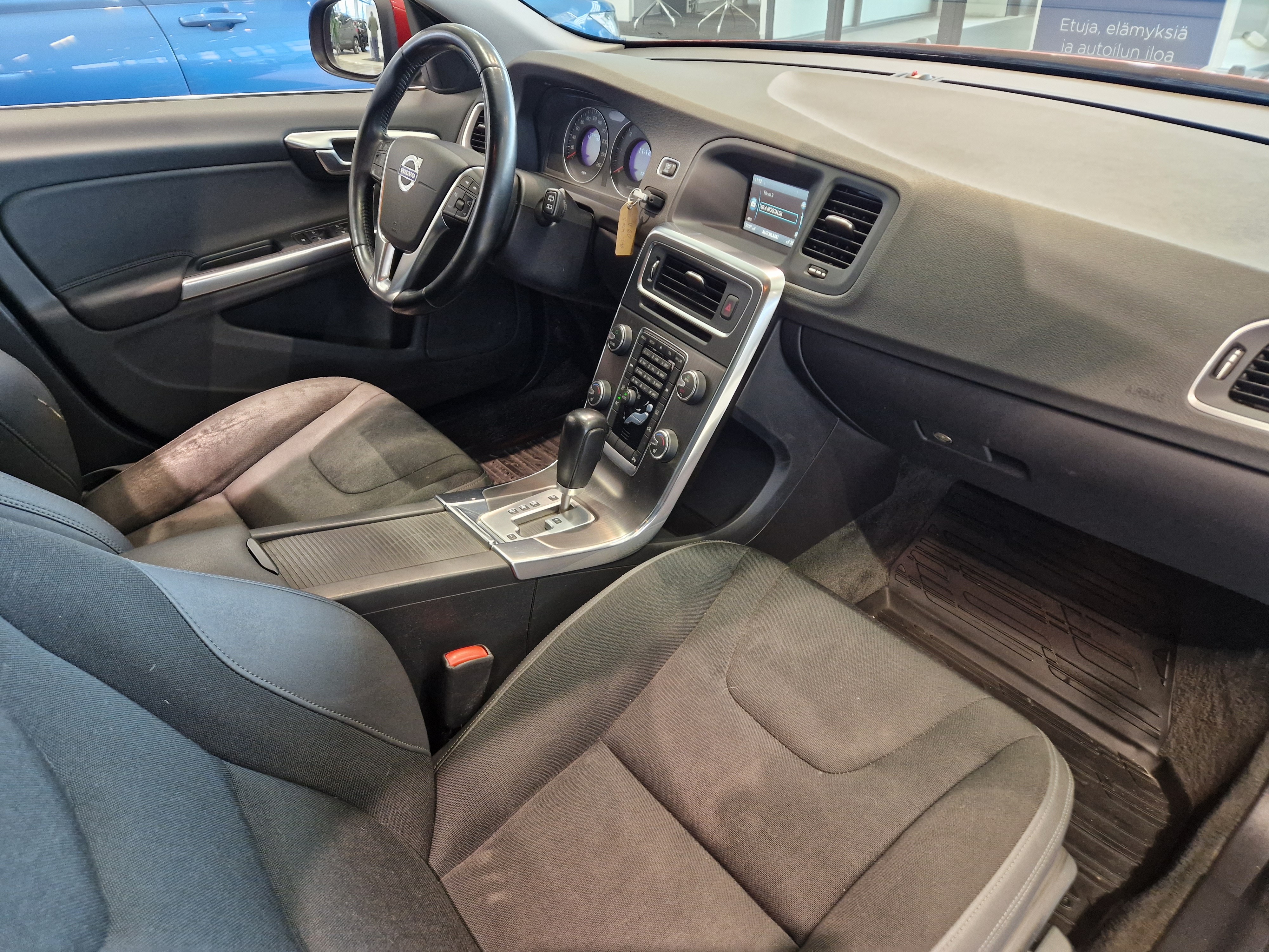 Volvo V60 D3 MOMENTUM BUSINESS AUT
