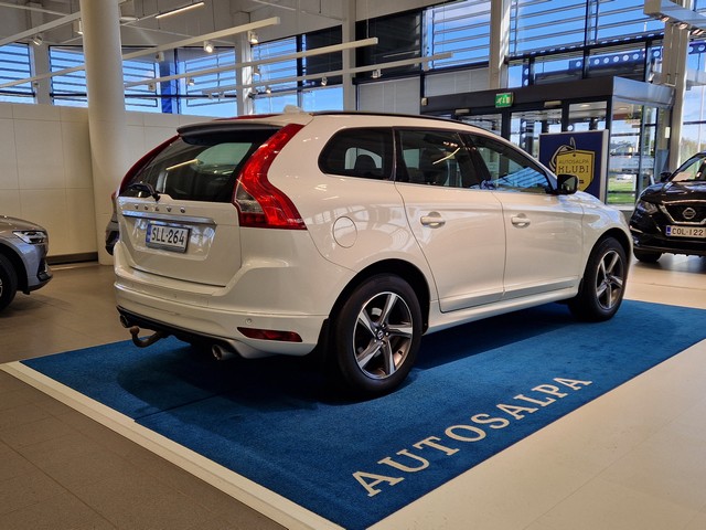 Volvo XC60 D4 AWD R-DESIGN AUT