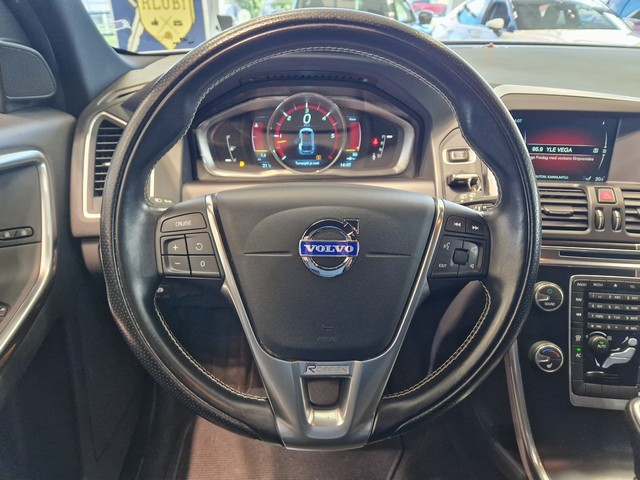 Volvo XC60 D4 AWD R-DESIGN AUT