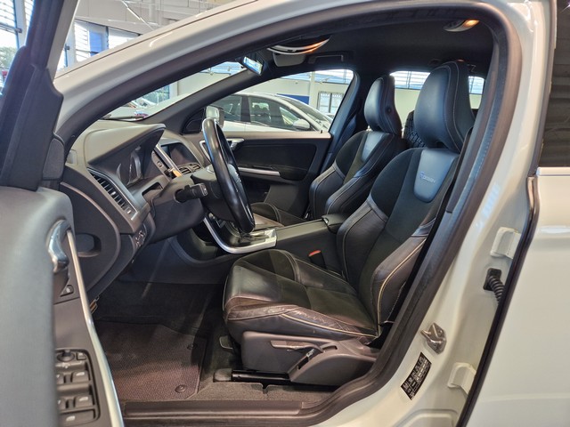 Volvo XC60 D4 AWD R-DESIGN AUT