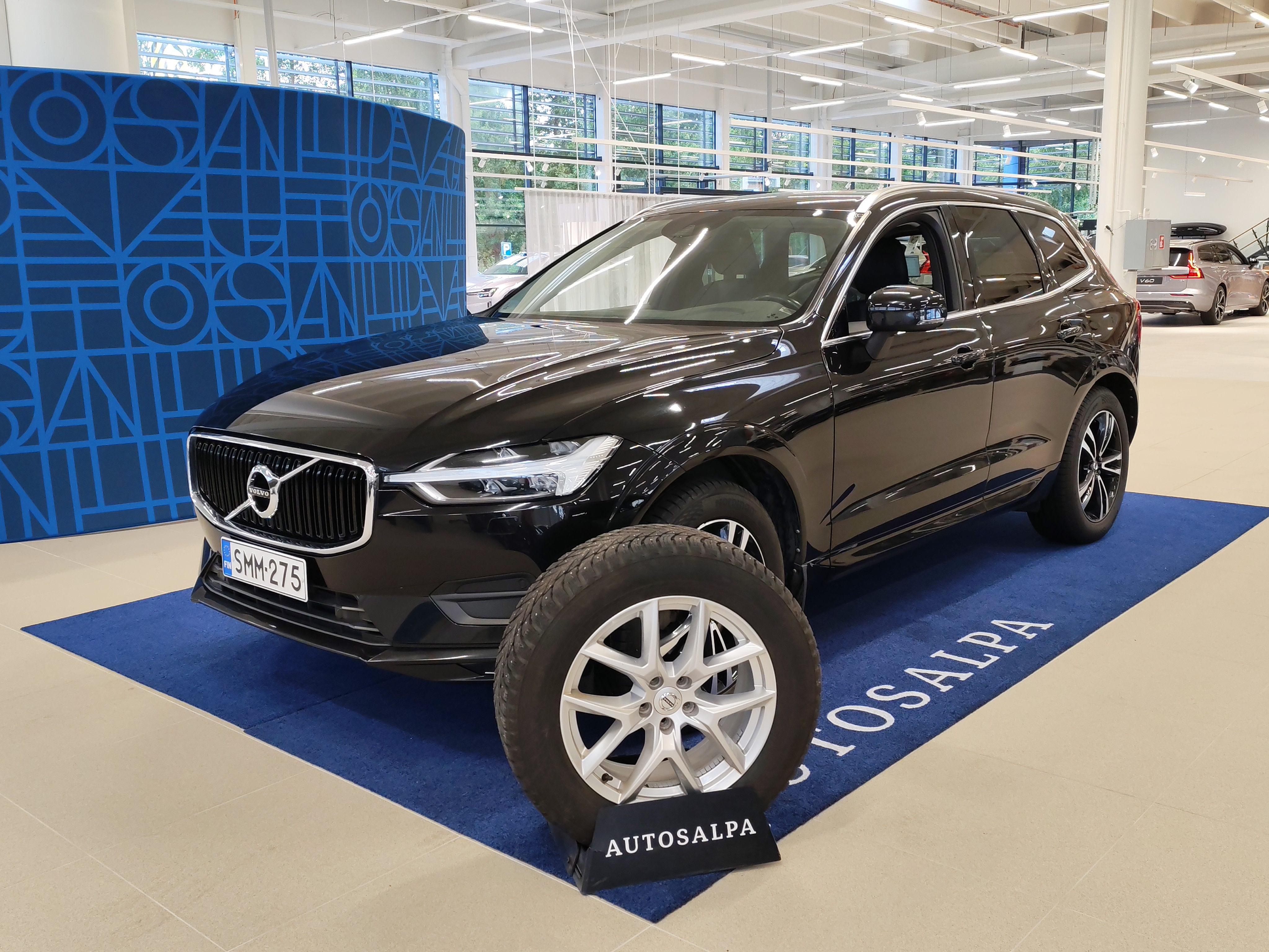 Volvo XC60 D4 AWD Momentum aut 2018, kuva 2/20