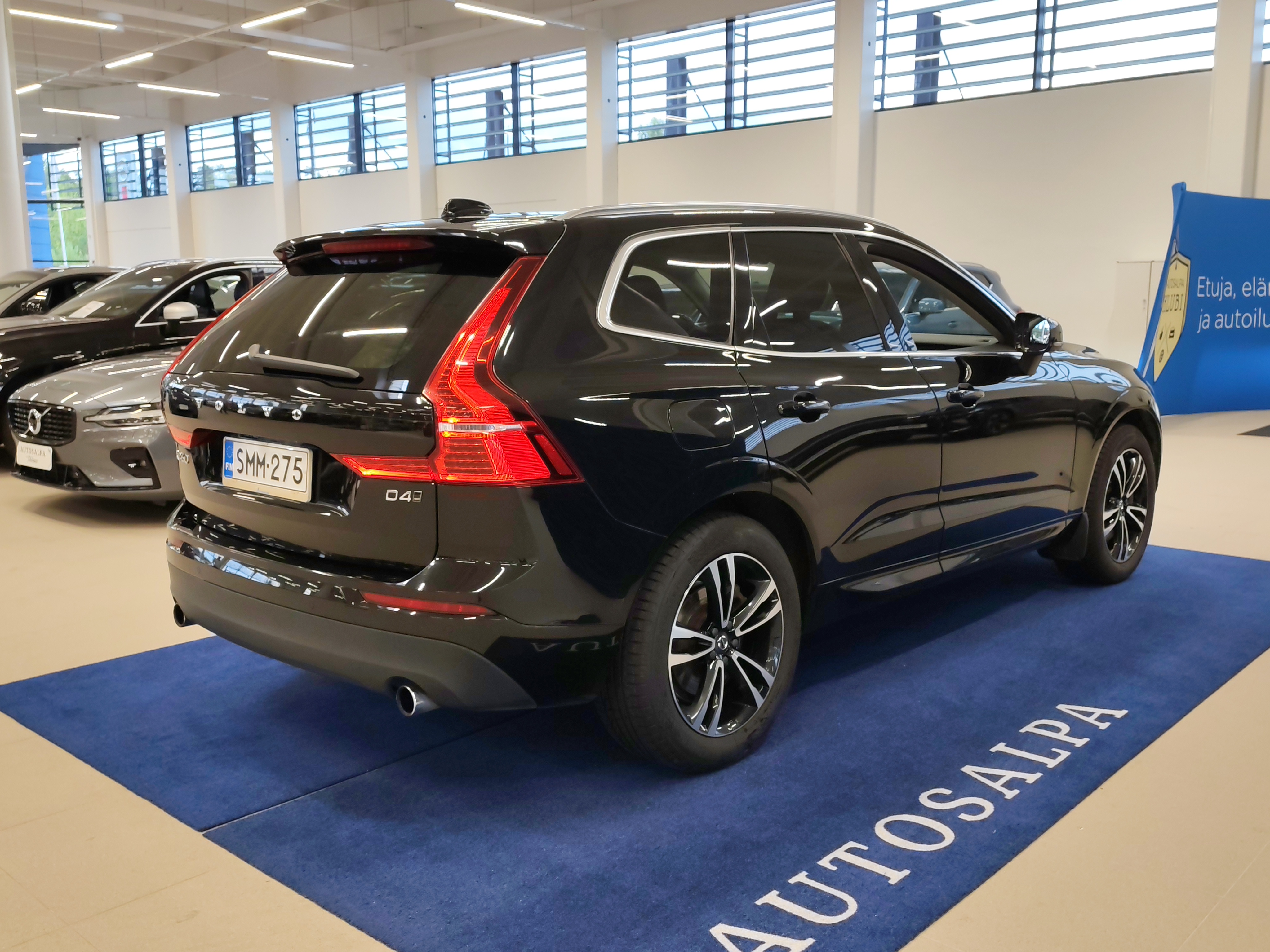 Volvo XC60 D4 AWD Momentum aut 2018, kuva 3/20