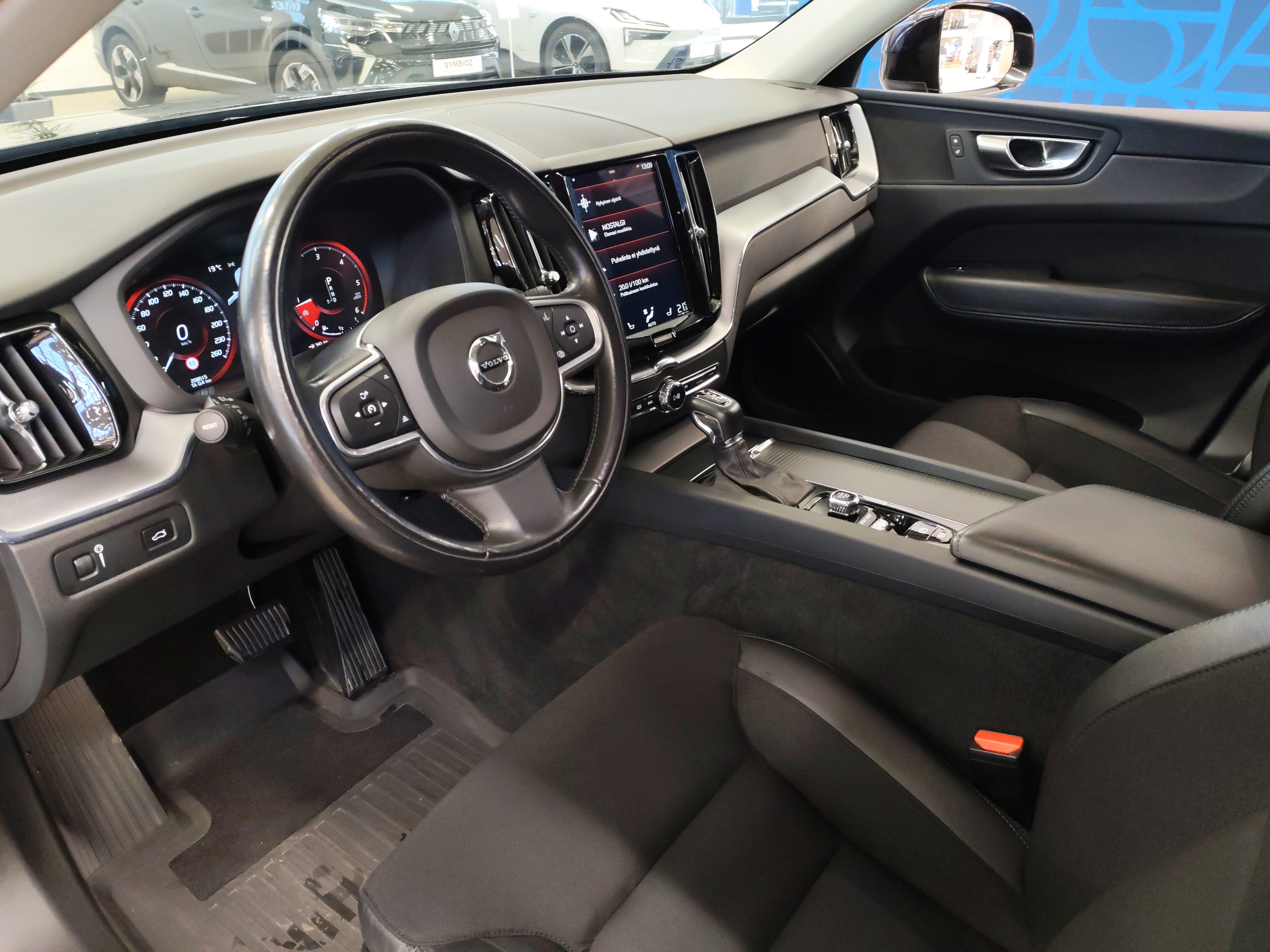 Volvo XC60 D4 AWD Momentum aut 2018, kuva 5/20
