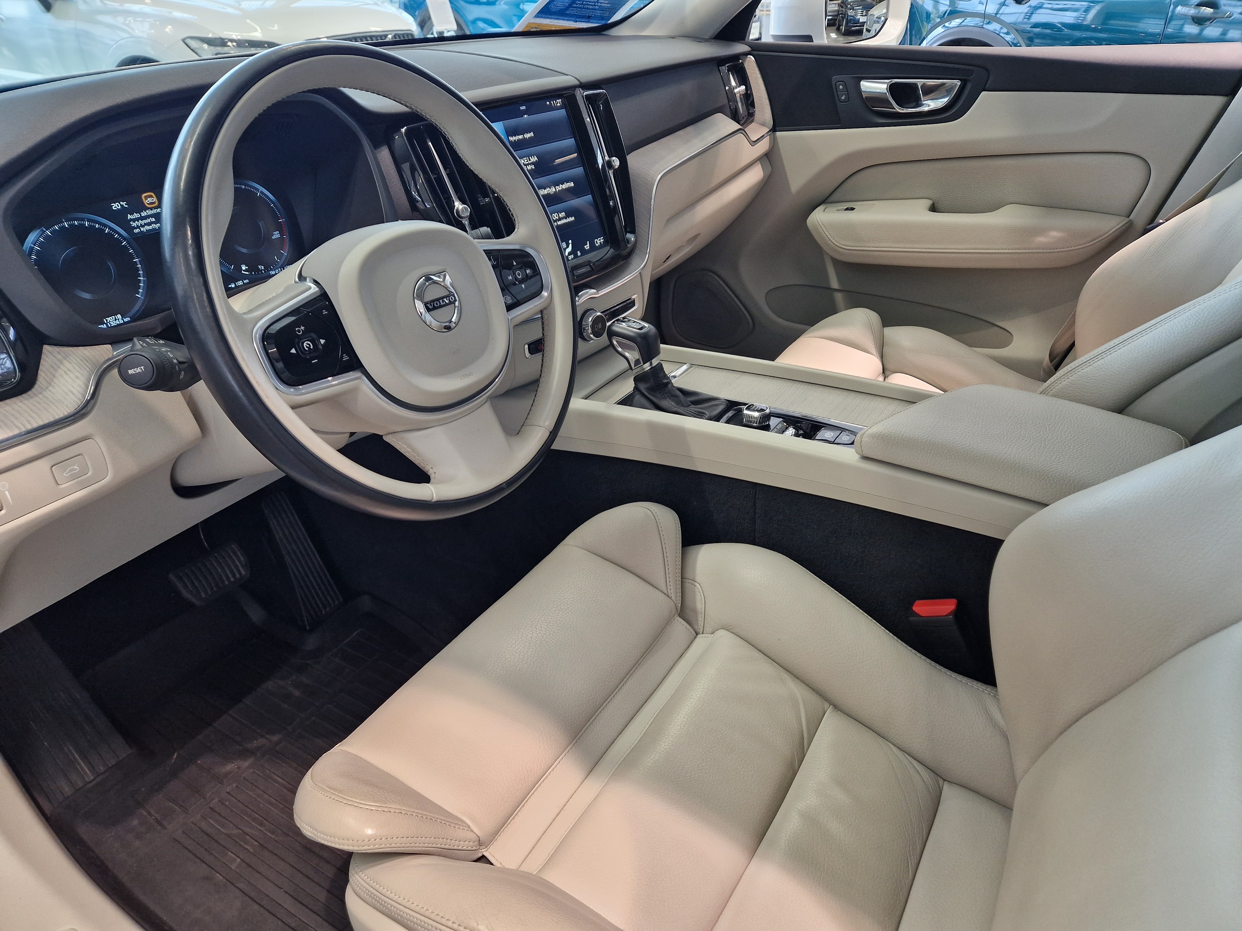 Volvo XC60 D4 AWD Inscription aut 2018, kuva 4/17