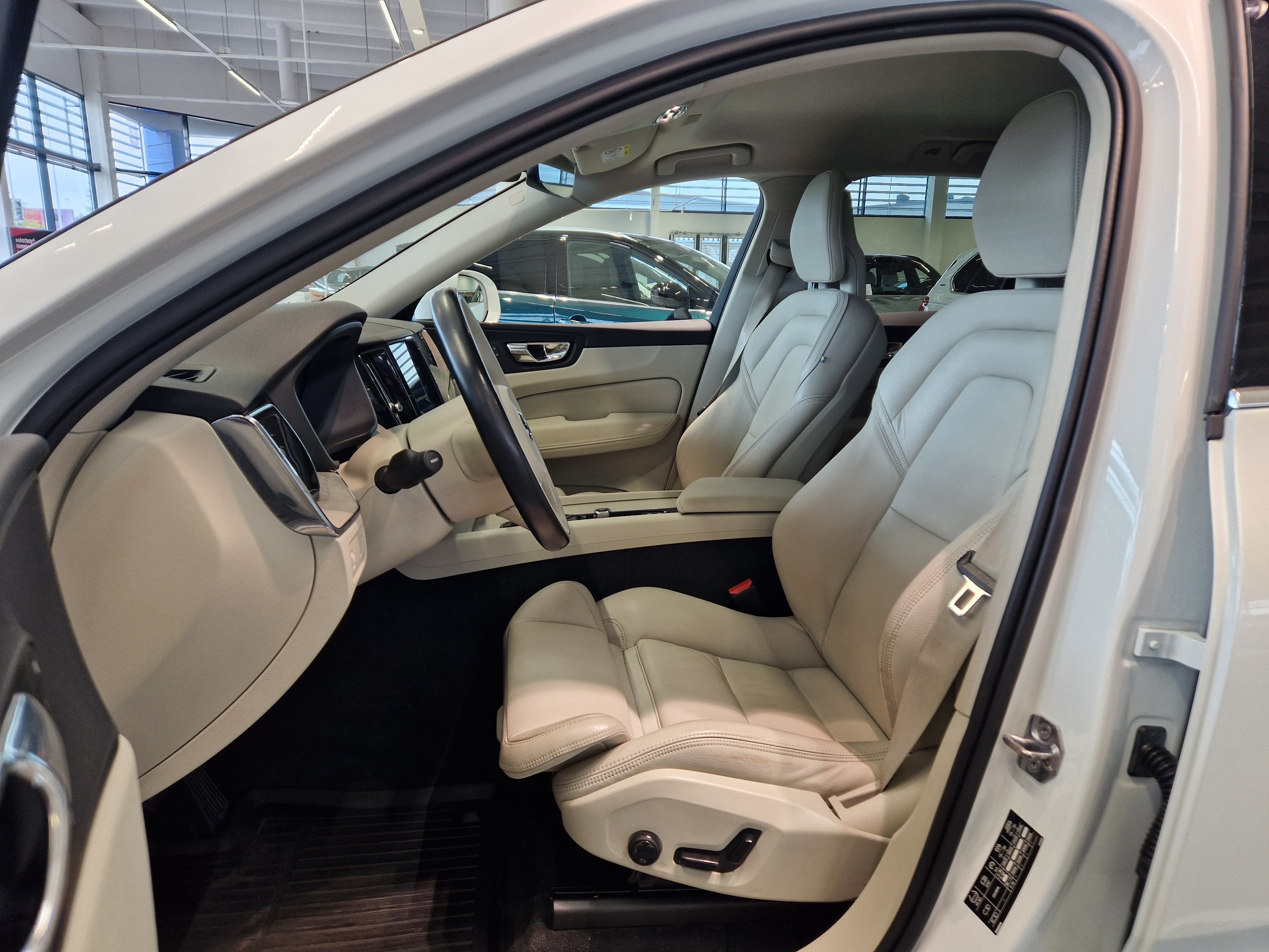 Volvo XC60 D4 AWD INSCRIPTION AUT
