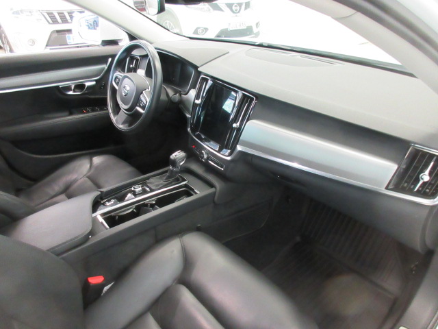 Volvo S90 D3 MOMENTUM AUT