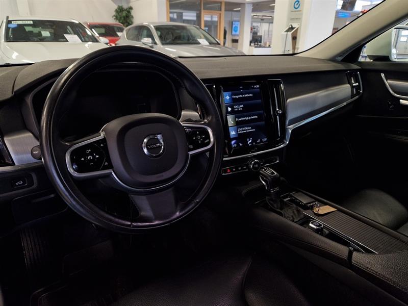 Volvo S90 D3 MOMENTUM AUT