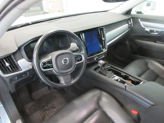 Volvo S90 D3 MOMENTUM AUT