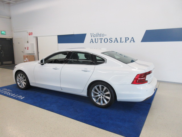 Volvo S90 D3 MOMENTUM AUT