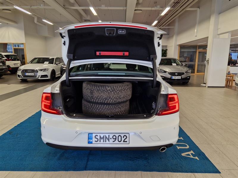 Volvo S90 D3 MOMENTUM AUT