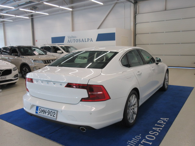 Volvo S90 D3 MOMENTUM AUT