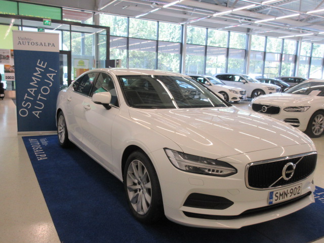Volvo S90 D3 MOMENTUM AUT