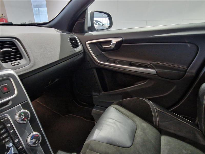 Volvo S60 D3 BUSINESS CLASSIC R-DESIGN AUT