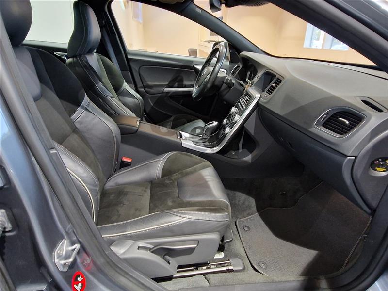 Volvo S60 D3 BUSINESS CLASSIC R-DESIGN AUT