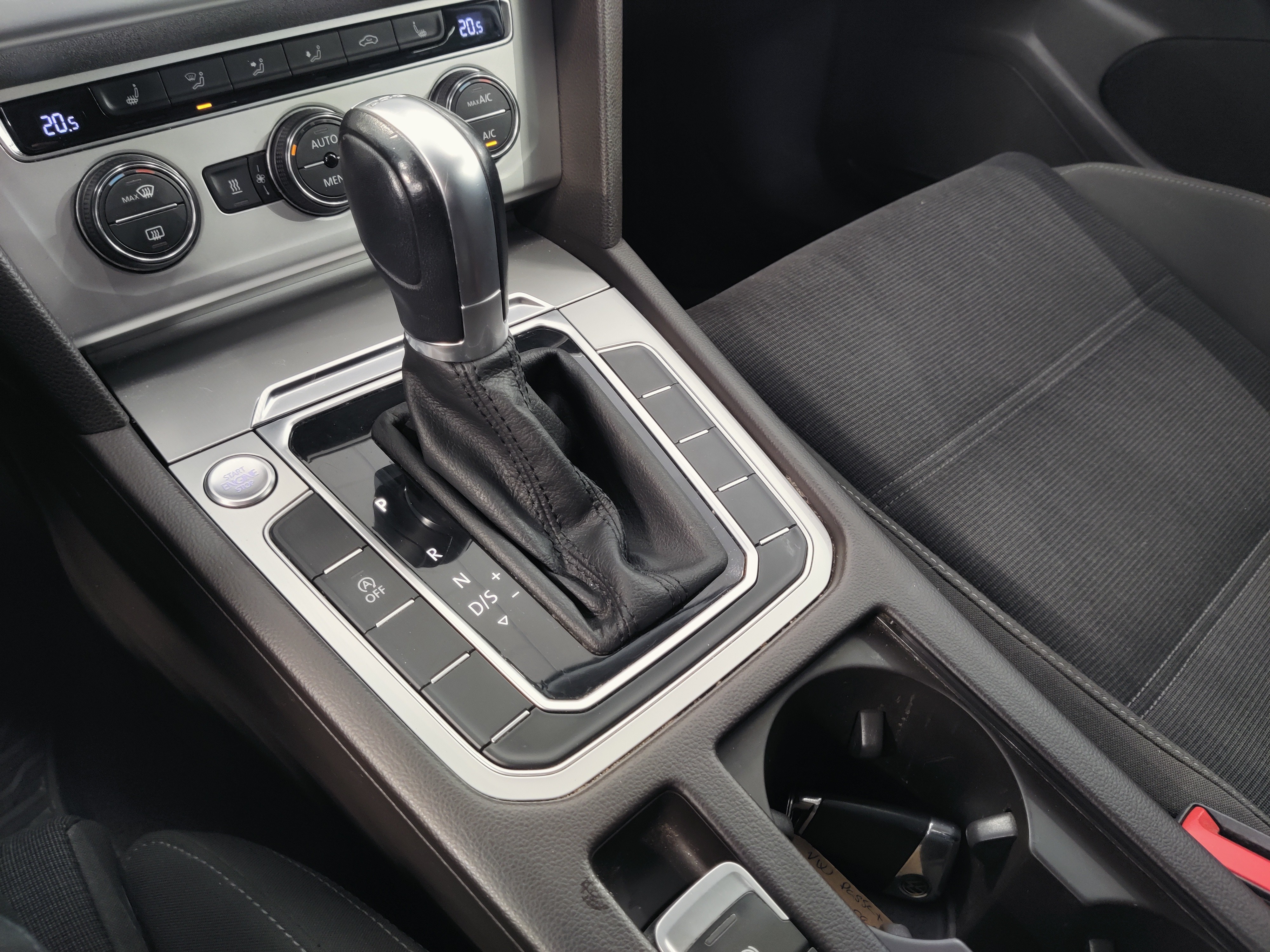 Volkswagen PASSAT VARIANT COMFORTLINE 1,6 TDI 88 KW (120 HV) DSG-AUT