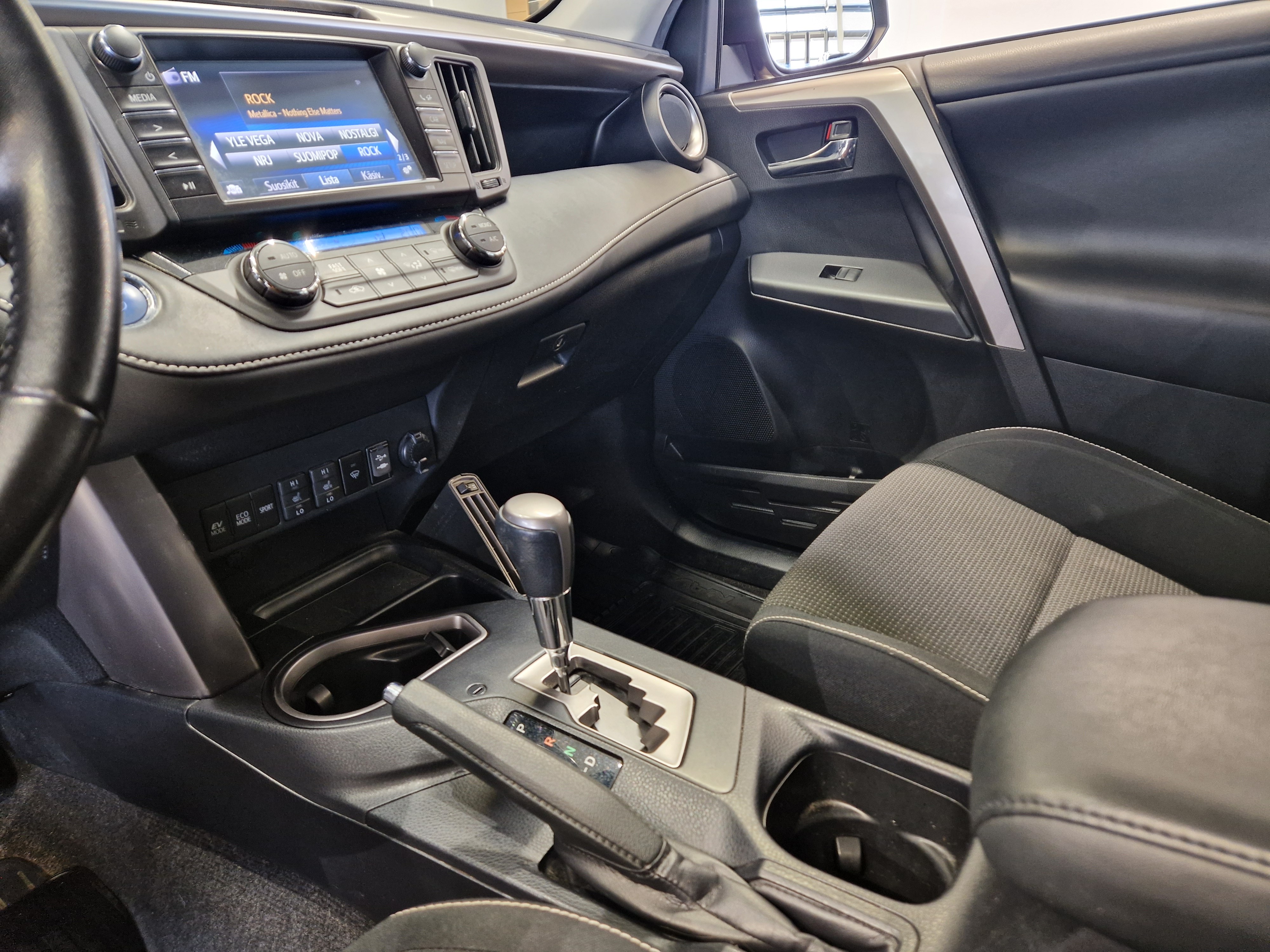 Toyota RAV4 2,5 HYBRID FWD ACTIVE