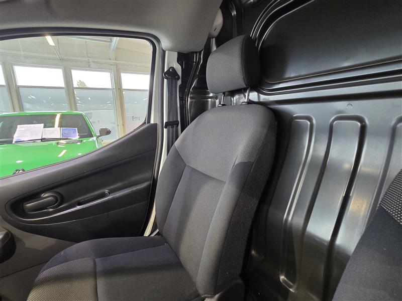 Nissan E-NV200 VAN A/T PREMIUM 40 KWH BLIND FD BLIND DSD FI