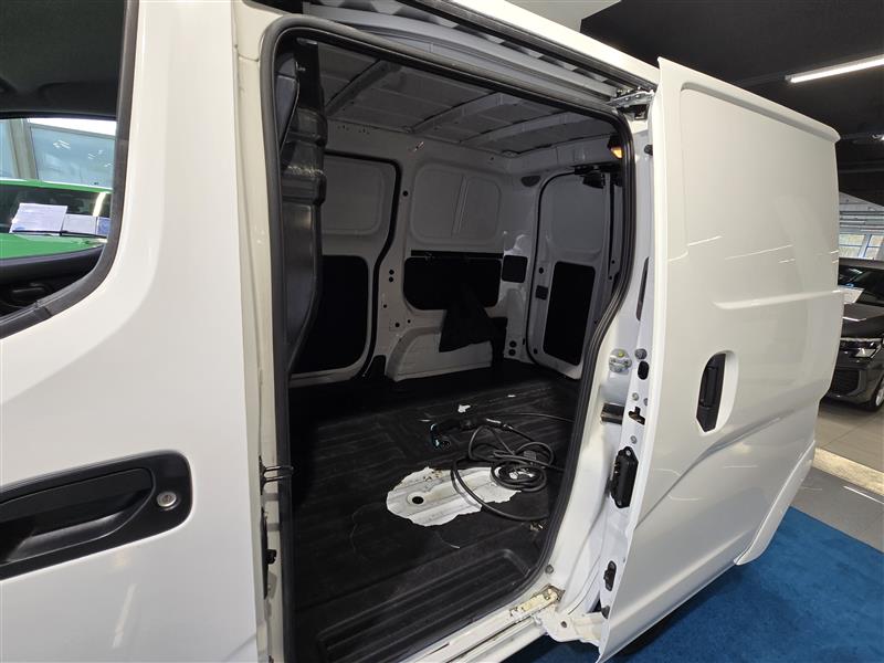 Nissan E-NV200 VAN A/T PREMIUM 40 KWH BLIND FD BLIND DSD FI