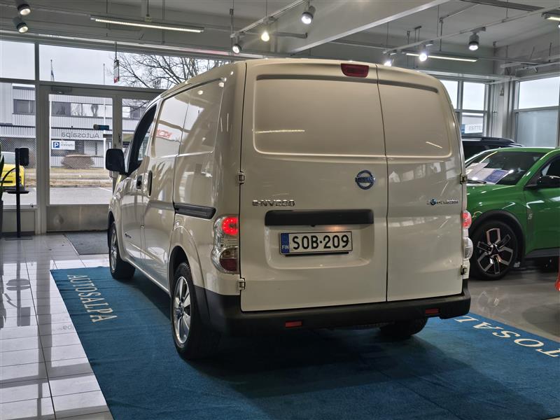 Nissan E-NV200 VAN A/T PREMIUM 40 KWH BLIND FD BLIND DSD FI