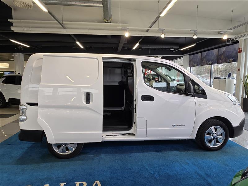 Nissan E-NV200 VAN A/T PREMIUM 40 KWH BLIND FD BLIND DSD FI