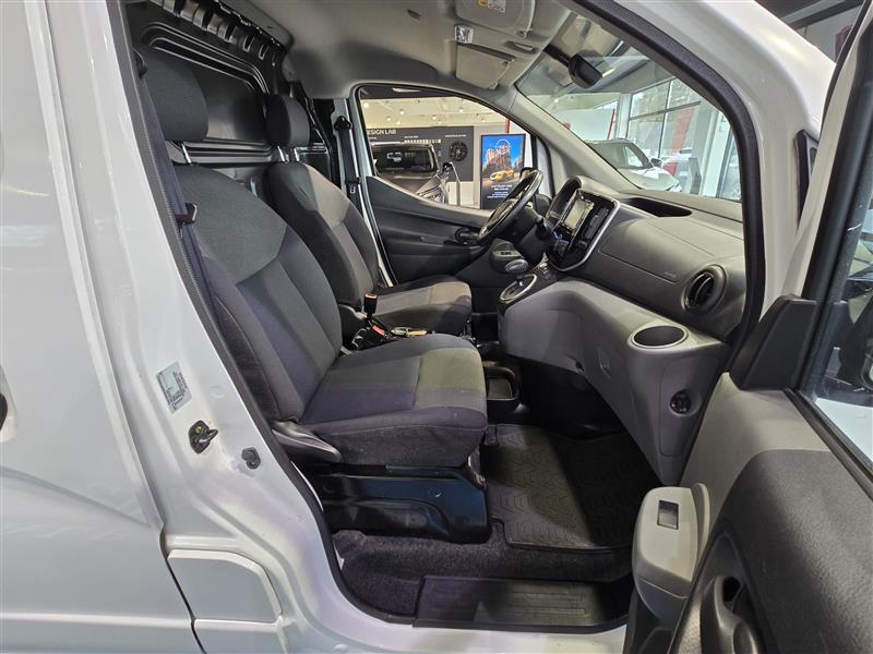 Nissan E-NV200 VAN A/T PREMIUM 40 KWH BLIND FD BLIND DSD FI