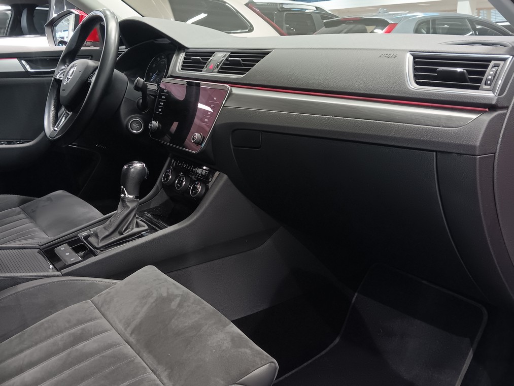 Skoda SUPERB COMBI 1,4 TSI ACT STYLE BUSINESSLINE DSG AUTOM.
