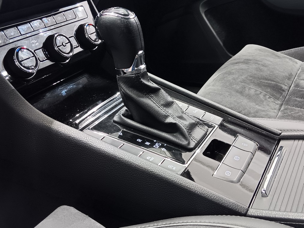 Skoda SUPERB COMBI 1,4 TSI ACT STYLE BUSINESSLINE DSG AUTOM.