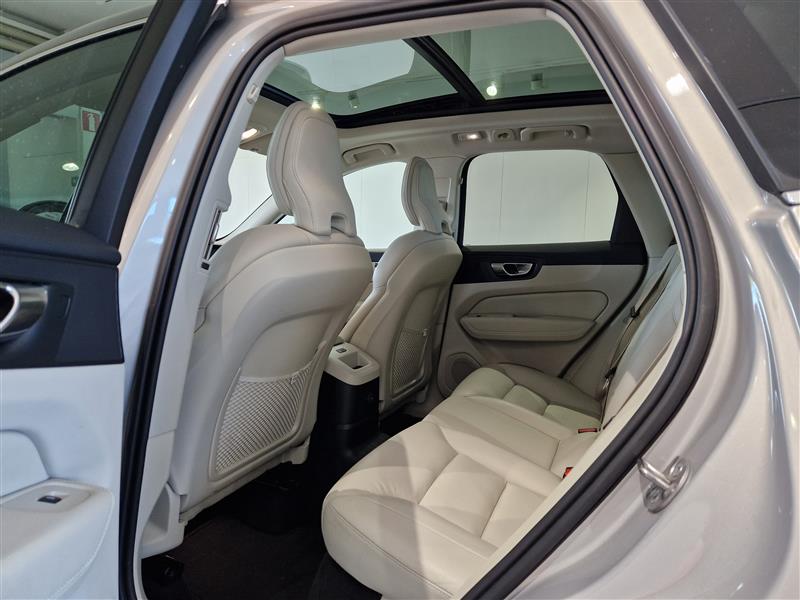 Volvo XC60 T8 AWD LONG RANGE HIGH PERFORMANCE INSCRIPTION EDI