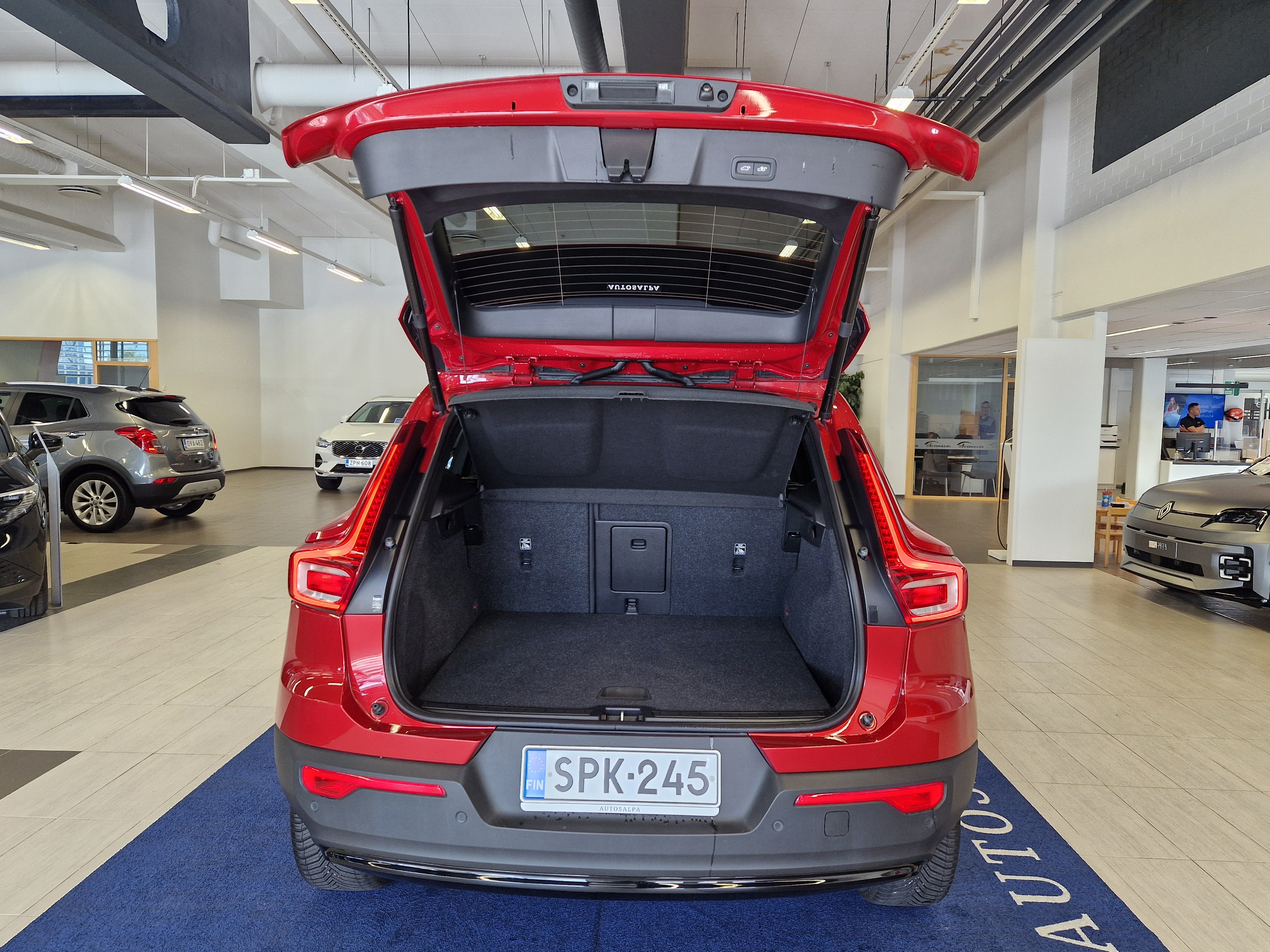 Volvo XC40 T5 TwE Plus Dark 2024, kuva 3/18