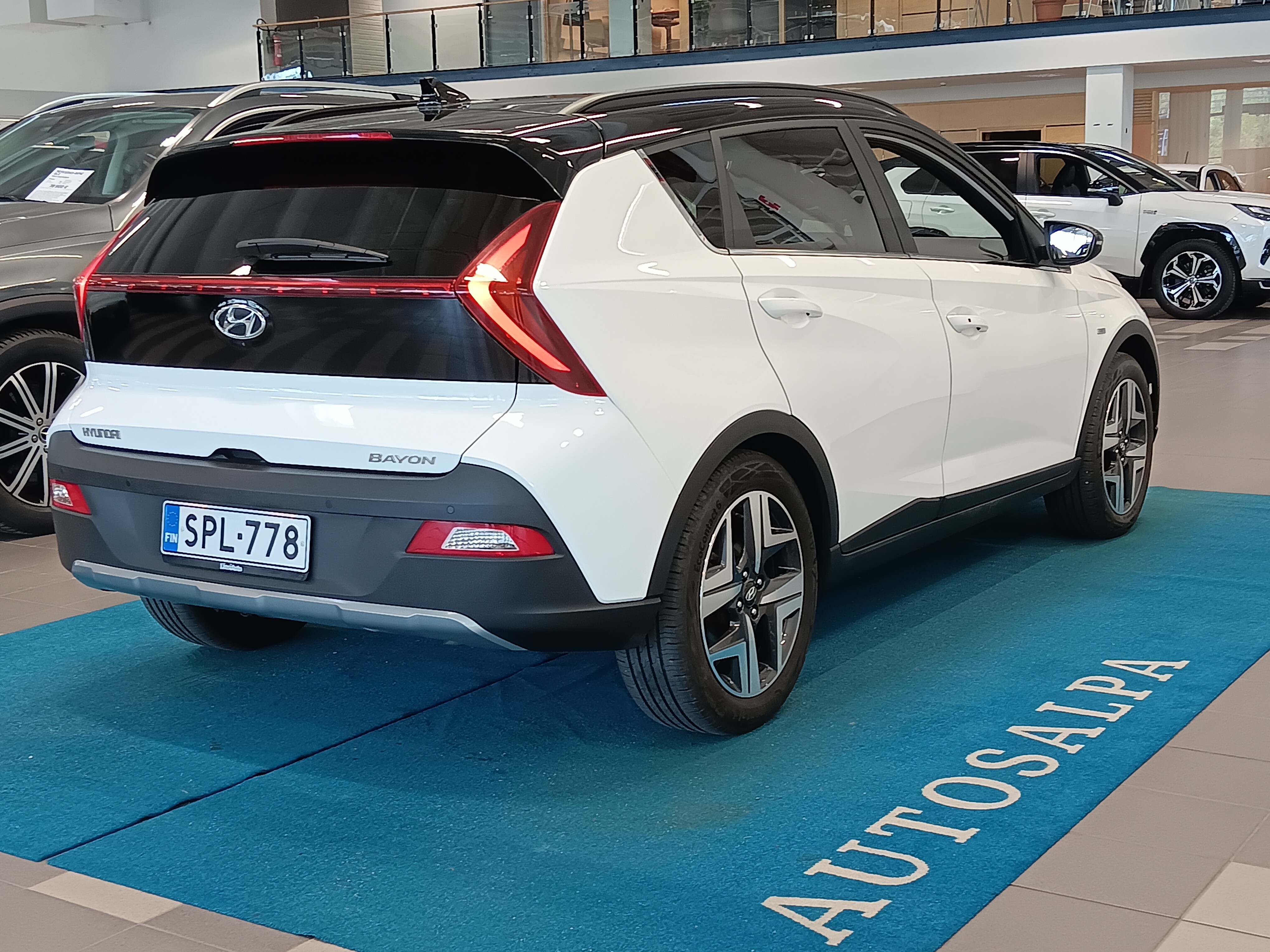 Hyundai BAYON 1.0 T-GDI 100 HV 48V HYBRID 7DCT-AUT. BLACK
