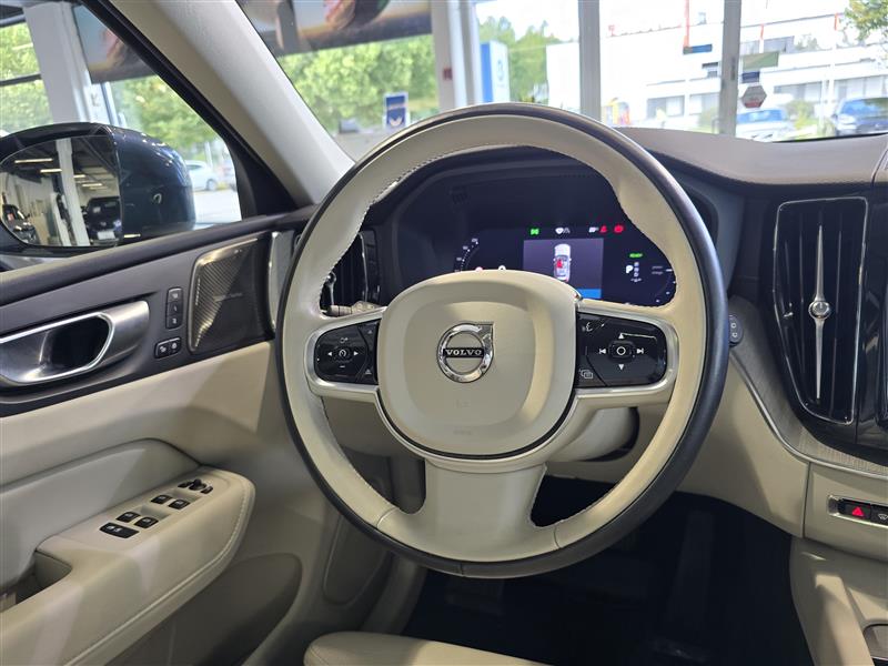 Volvo XC60 T8 AWD LONG RANGE ULTIMATE BRIGHT TAKUU 24KK/40TKM