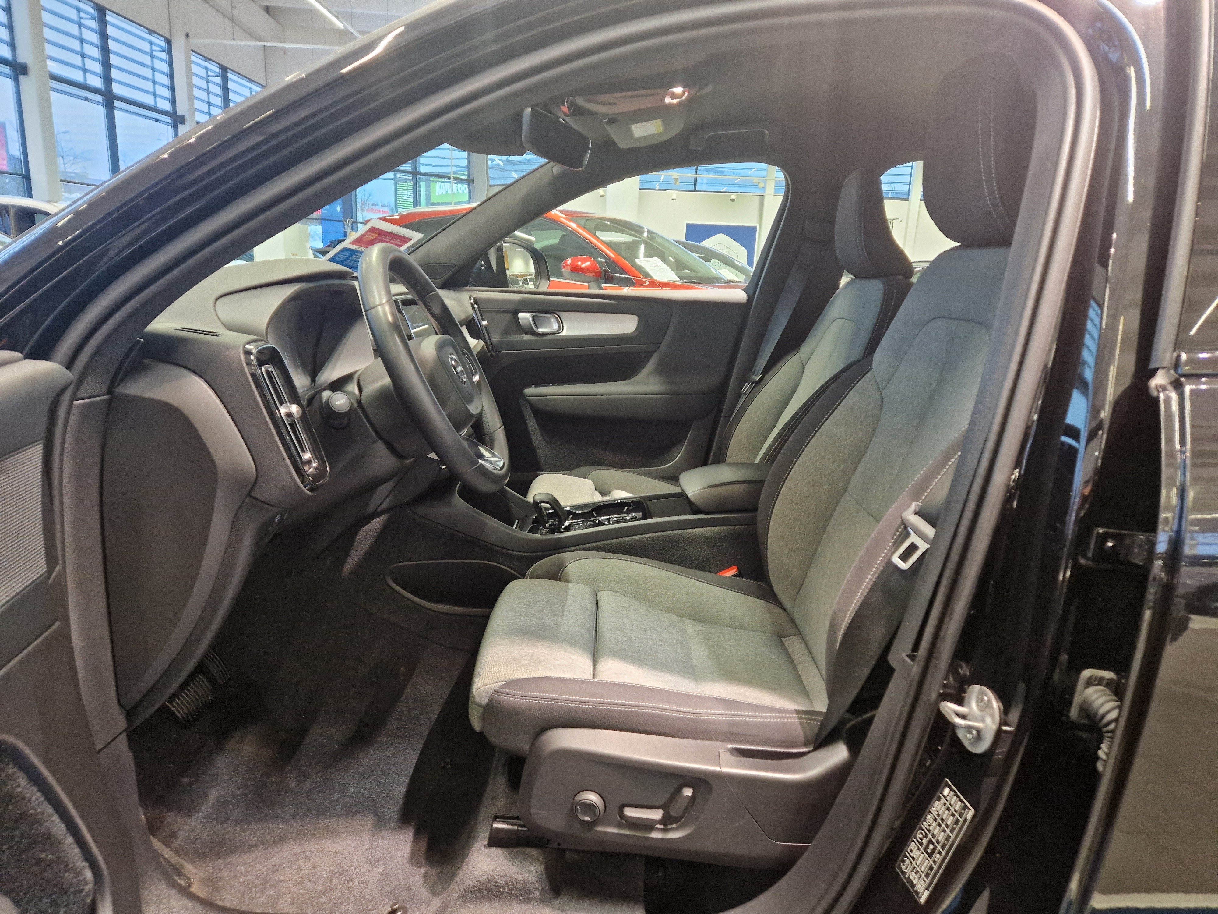 Volvo XC40 T5 TWE PLUS DARK TAKUU 24KK/40TKM