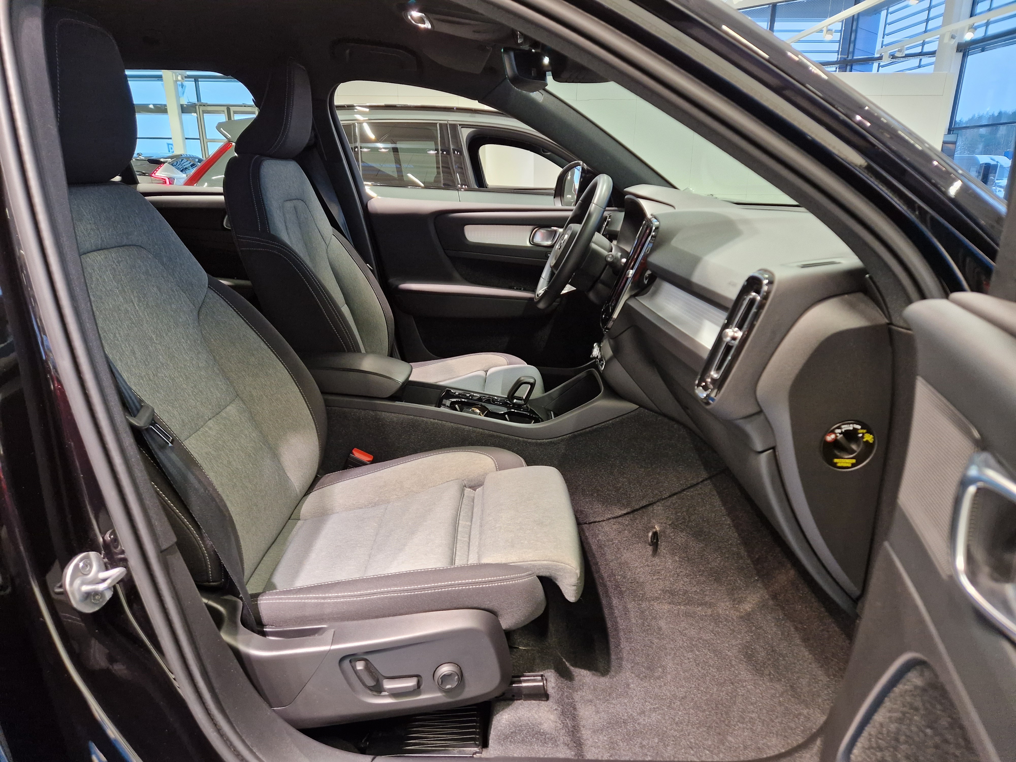 Volvo XC40 T5 TWE PLUS DARK TAKUU 24KK/40TKM