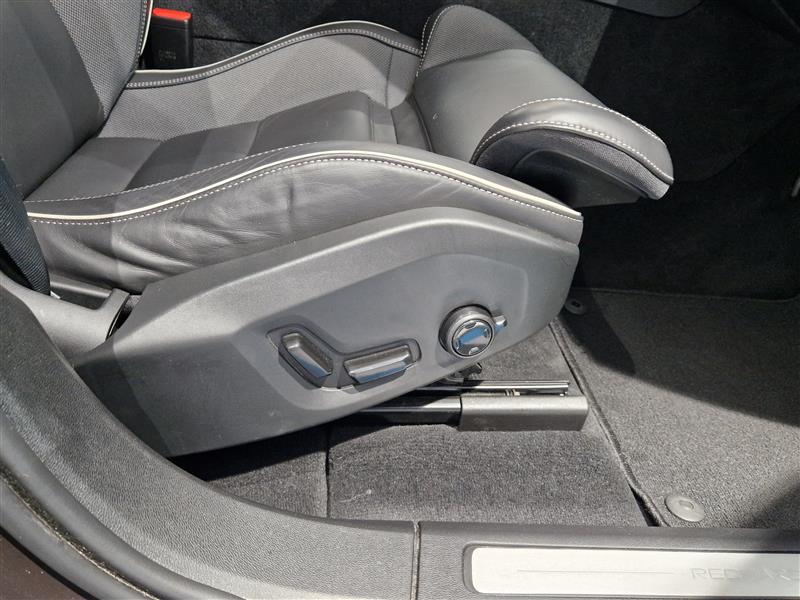 Volvo XC60 T8 AWD LONG RANGE HIGH PERFORMANCE PLUS DARK EDITI