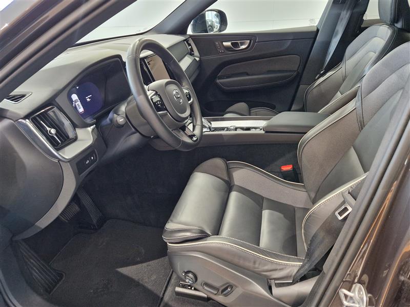Volvo XC60 T8 AWD LONG RANGE HIGH PERFORMANCE PLUS DARK EDITI