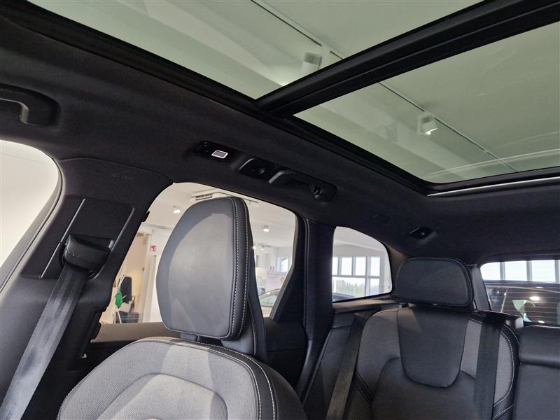 Volvo XC60 T8 AWD LONG RANGE HIGH PERFORMANCE PLUS DARK EDITI
