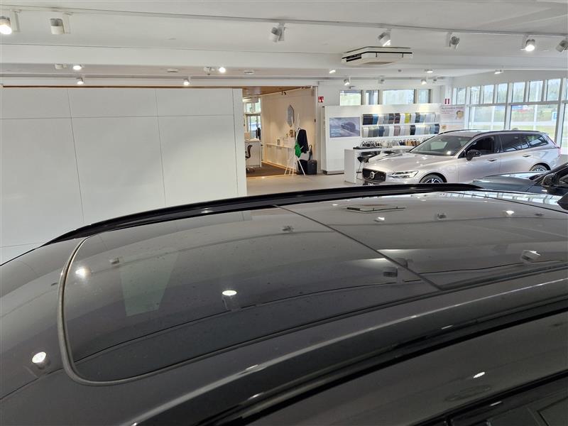 Volvo XC60 T8 AWD LONG RANGE HIGH PERFORMANCE PLUS DARK EDITI