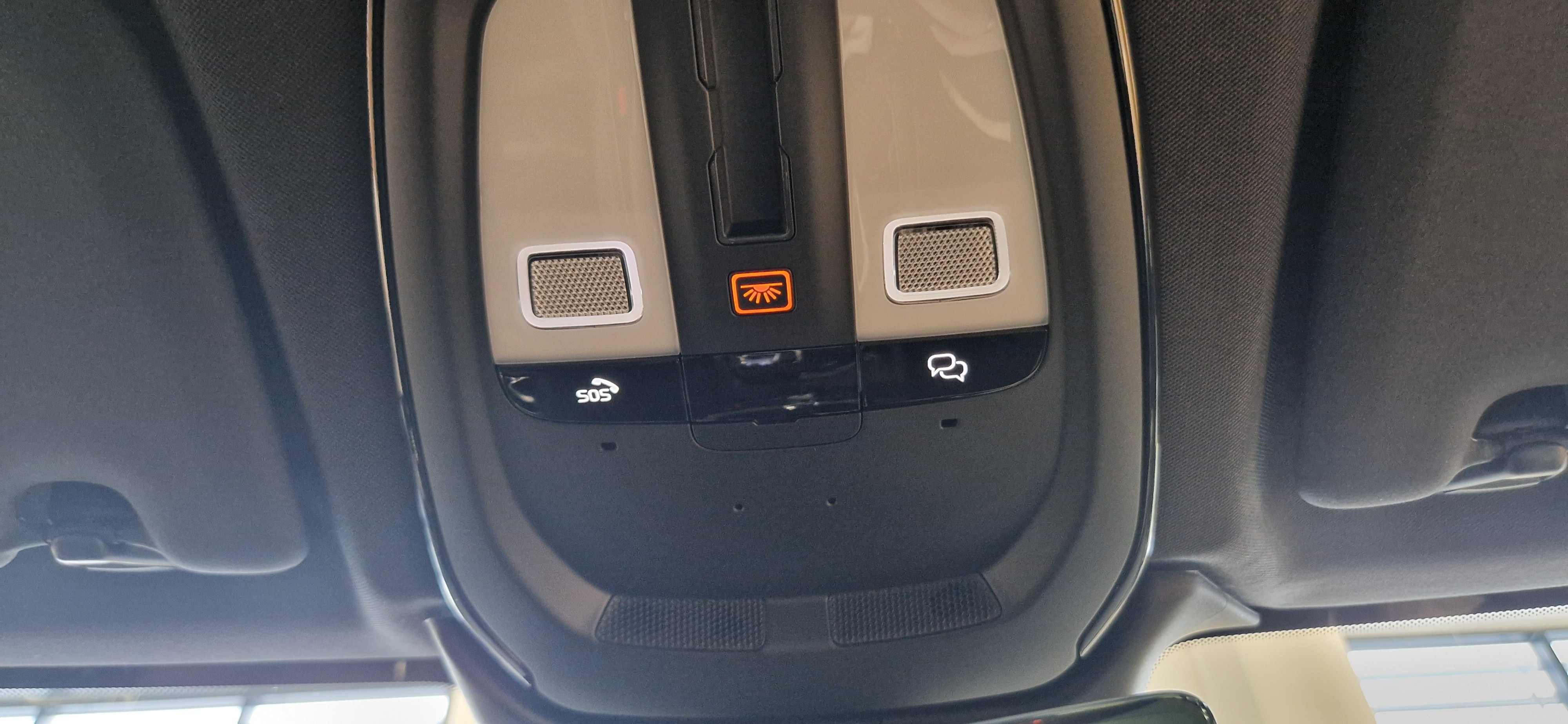 Volvo XC60 T8 AWD LONG RANGE PLUS DARK TAKUU 24KK/40TKM