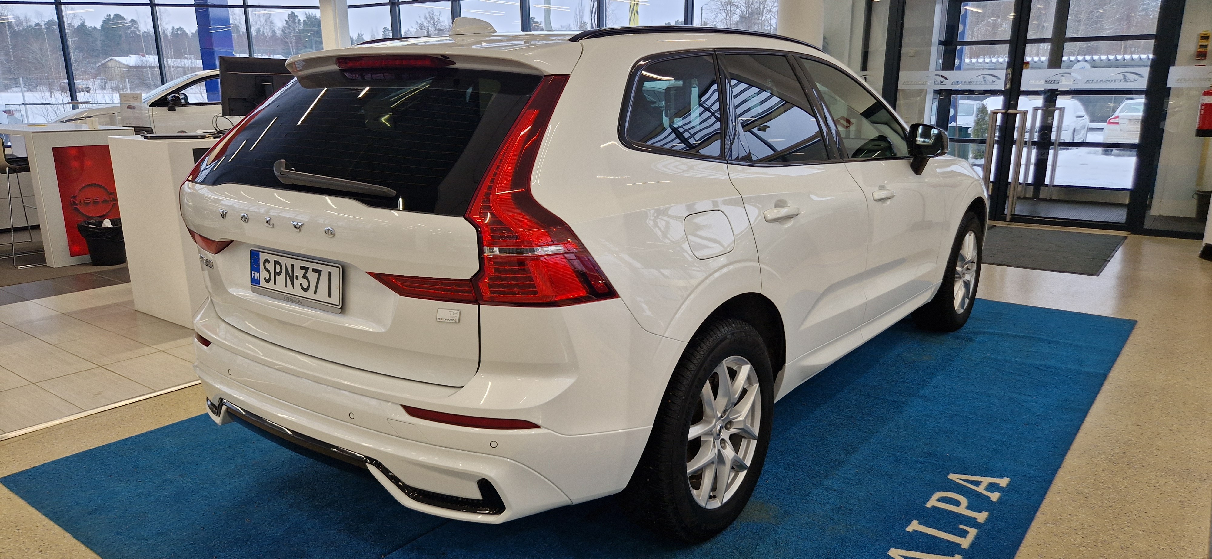 Volvo XC60 T8 AWD LONG RANGE PLUS DARK TAKUU 24KK/40TKM