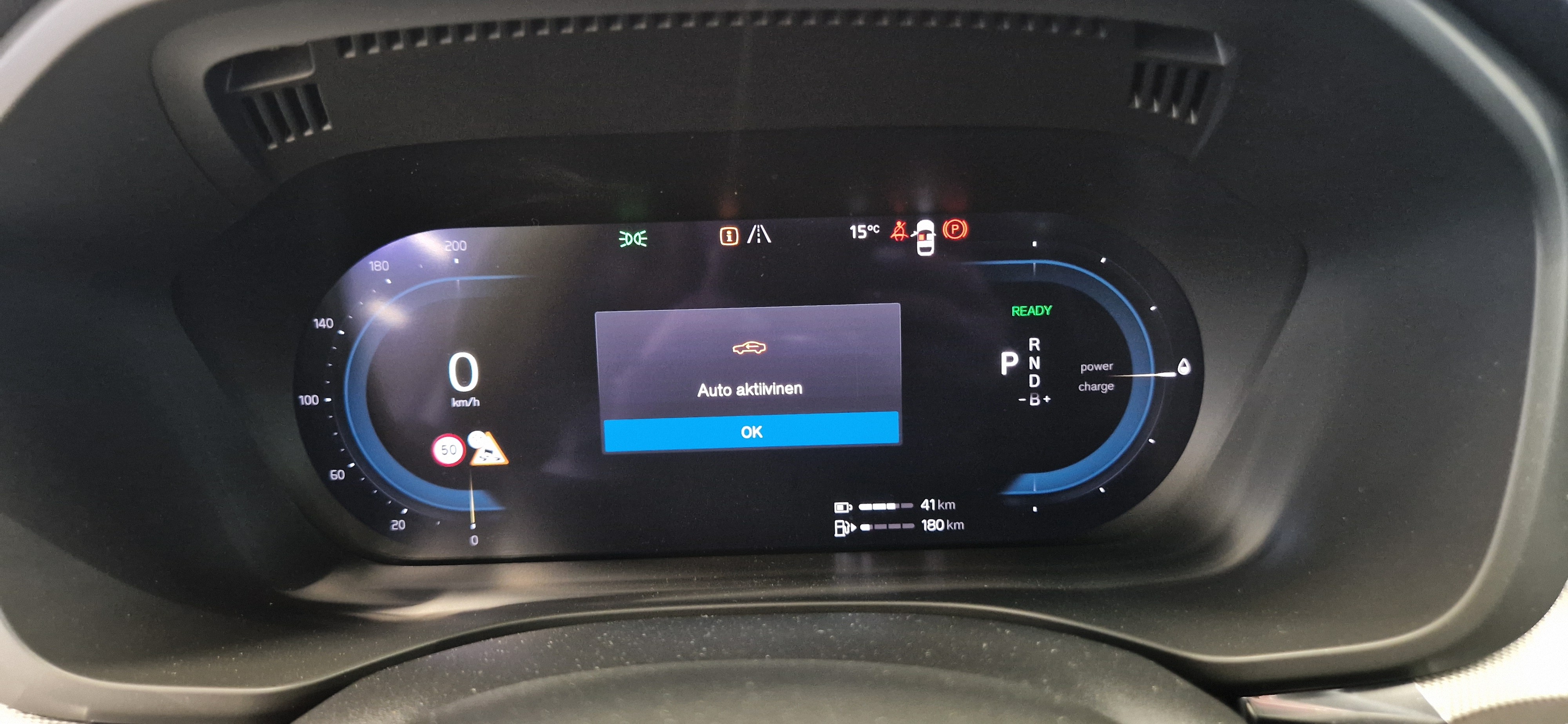 Volvo XC60 T8 AWD LONG RANGE PLUS DARK TAKUU 24KK/40TKM