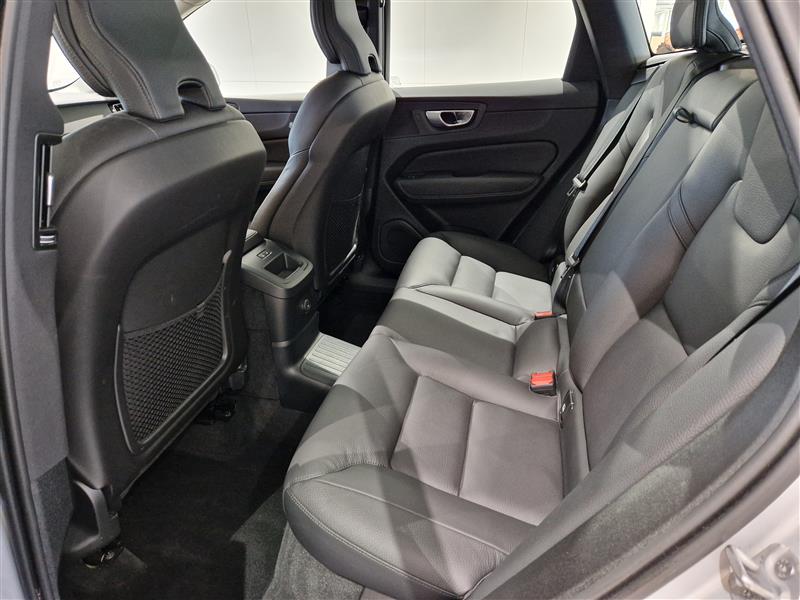 Volvo XC60 T8 AWD LONG RANGE PLUS BRIGHT TAKUU 24KK/40TKM