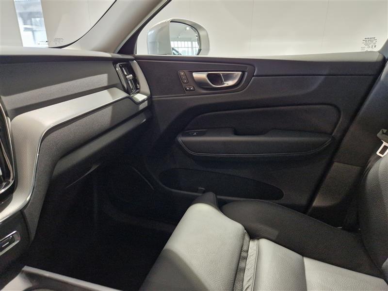 Volvo XC60 T8 AWD LONG RANGE PLUS BRIGHT TAKUU 24KK/40TKM
