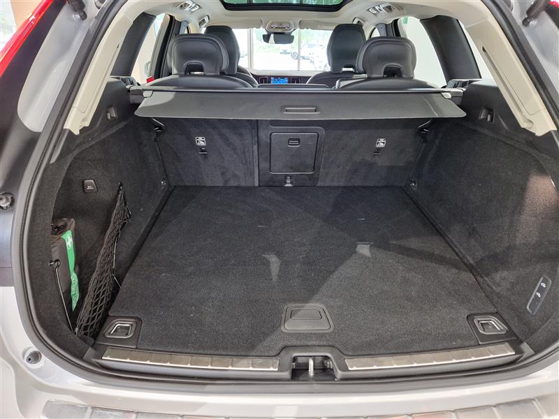 Volvo XC60 T8 AWD LONG RANGE PLUS BRIGHT TAKUU 24KK/40TKM